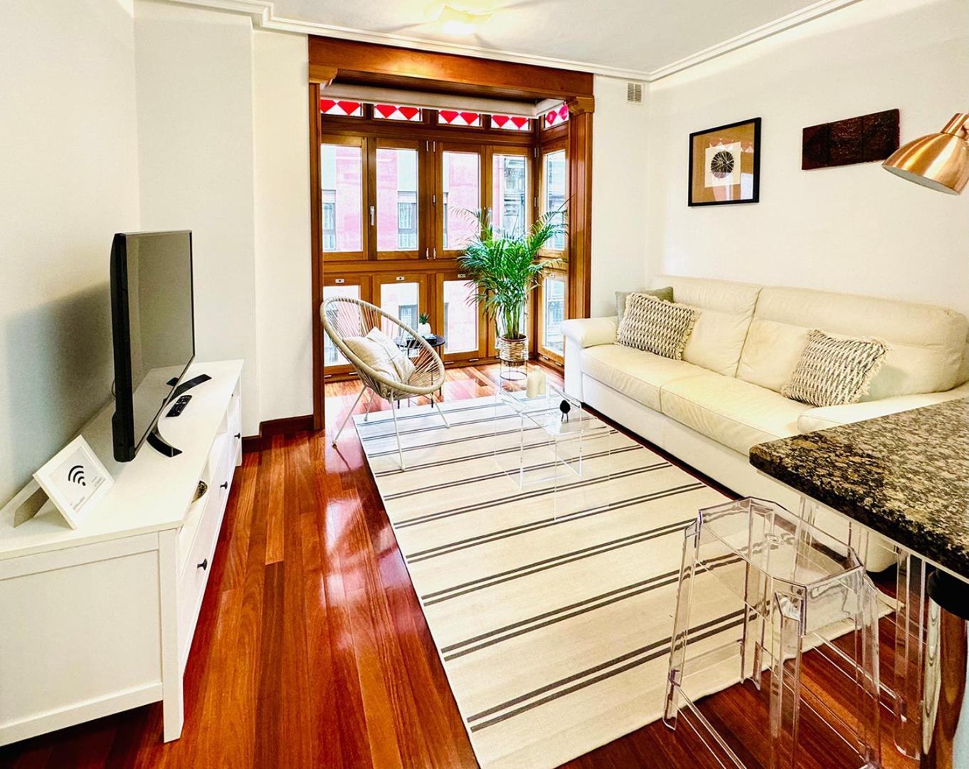Apartamento "Balcon Del Parchis" A 200 Metros De La Playa Gijón Zewnętrze zdjęcie